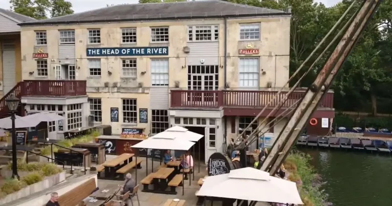 Checking in, checking out: The Head of the River Inn, Oxford